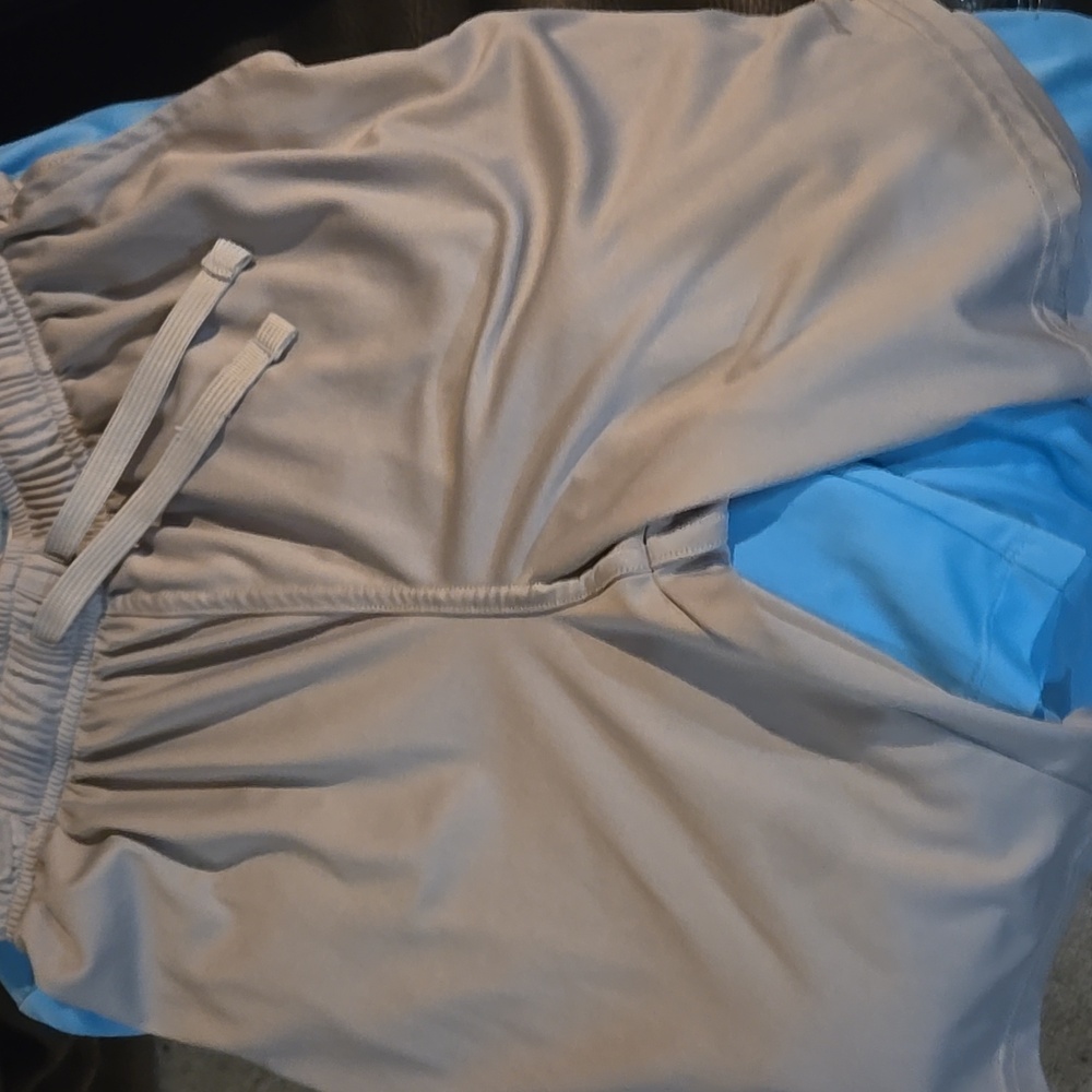 Activewear - Picture 3 of 3